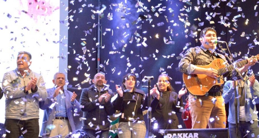 Una multitud disfrut&oacute; del show art&iacute;stico por los 107 a&ntilde;os de La Banda