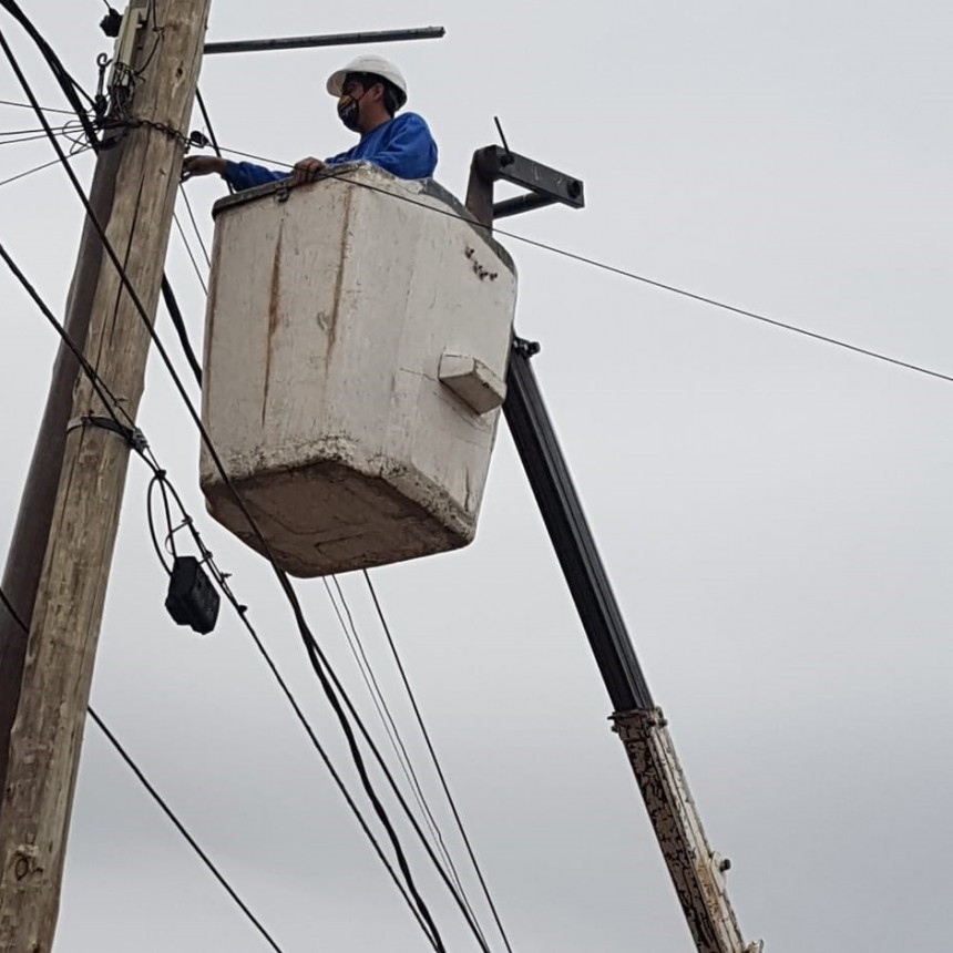 Avanza la Reconversi&oacute;n Lum&iacute;nica LED en la ciudad con la colocaci&oacute;n de mas artefactos