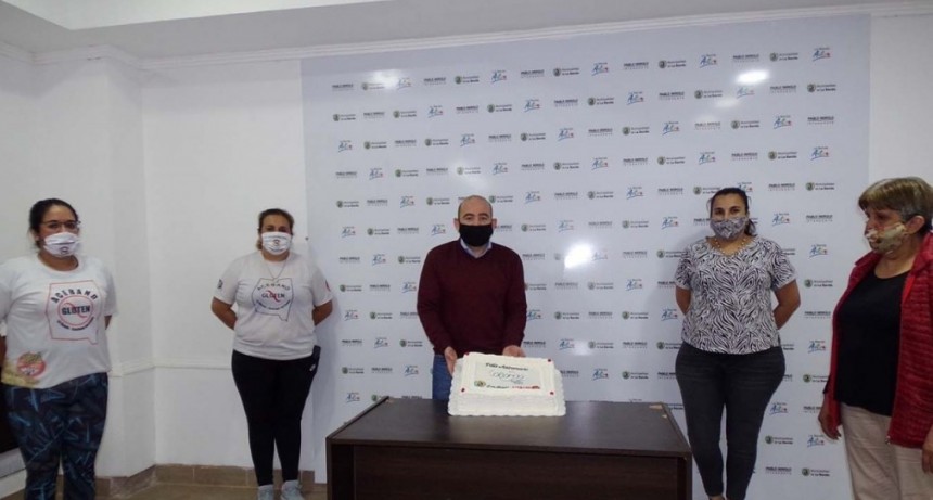  Aceband entreg&oacute; un presente al intendente Mirolo por el aniversario de la ciudad 