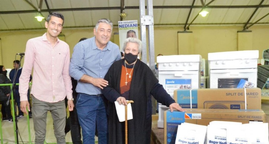 300 FAMILIAS BANDE&Ntilde;AS FUERON BENEFICIADAS CON EL PROGRAMA &ldquo;ABRAZAR&rdquo;