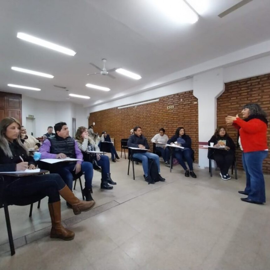 PRESENCIA MUNICIPAL EN LAS JORNADAS PROVINCIALES DE GESTI&Oacute;N CULTURAL DE LA UNSE