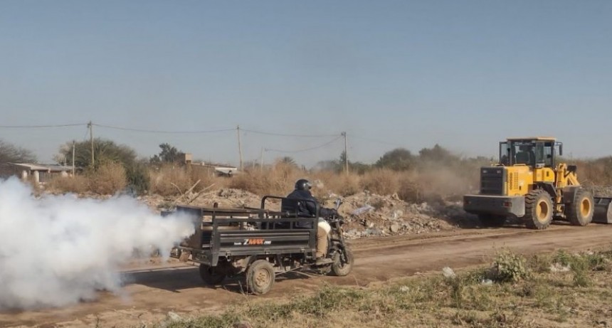 LA COMUNA EJECUT&Oacute; UN AMPLIO OPERATIVO DE LIMPIEZA, RIEGO Y FUMIGACI&Oacute;N EN EL BARRIO CENTRAL ARGENTINO 