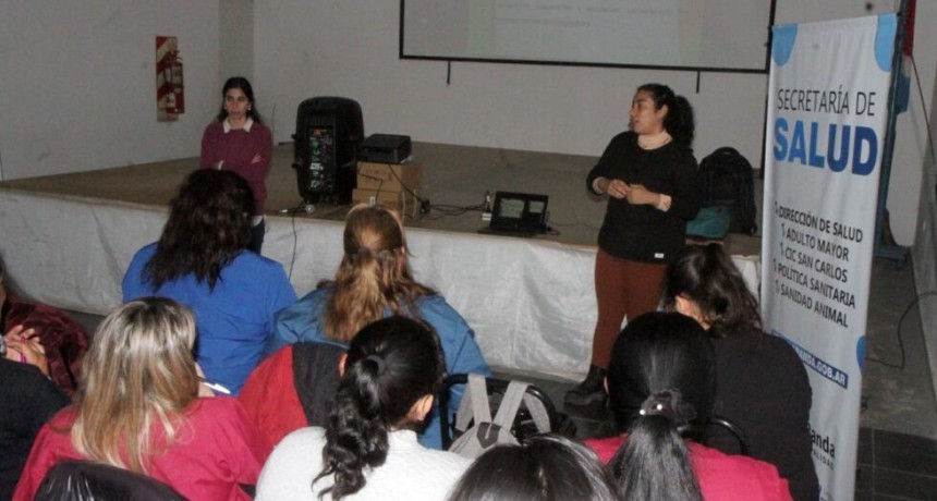 CAPACITACI&Oacute;N EN ADICCIONES PARA EL PERSONAL DE LOS CENTROS DE ATENCI&Oacute;N M&Eacute;DICA Y PREVENCI&Oacute;N EN SALUD