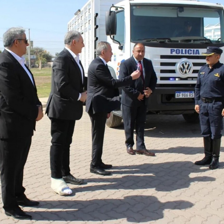El gobierno entreg&oacute; unidades a la Polic&iacute;a destinadas a la prevenci&oacute;n y operativos en rutas