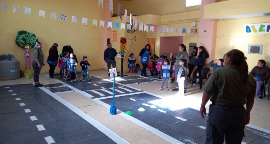 Estudiantes del nivel secundario se capacitan con el proyecto "Camino a mi Primera Licencia de Conducir" 