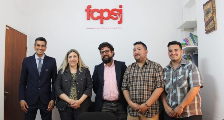 Firma de convenio con la UCSE, para llevar a cabo el III simulacro de Sesi&oacute;n Ordinaria.