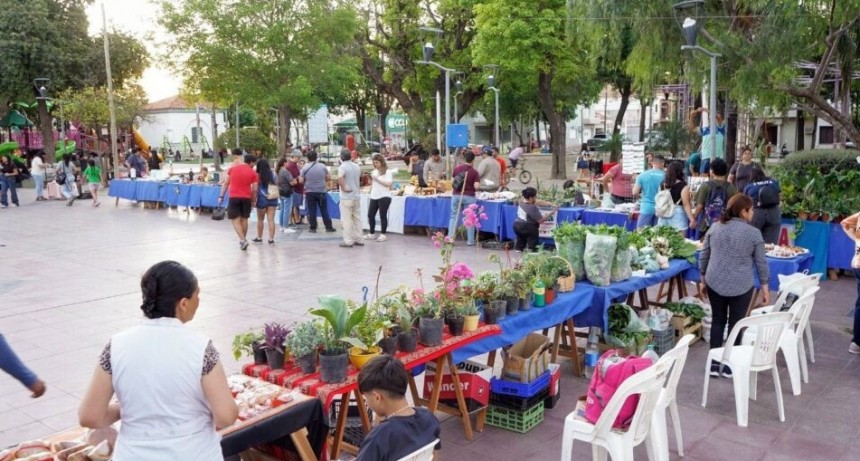 Tercera edici&oacute;n de la Feria de Emprendedores