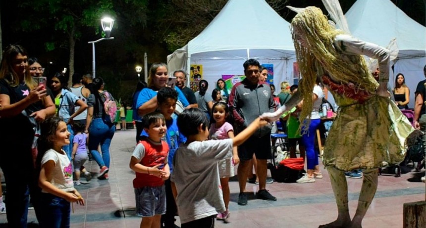 La Banda se prepara para la 5ta edici&oacute;n de "Arte Banda" en la Plaza Belgrano