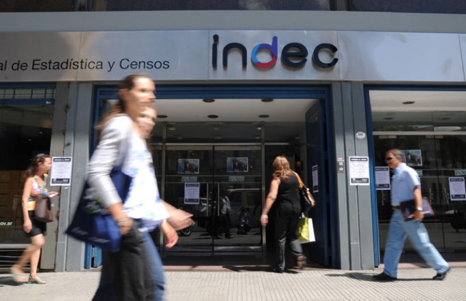 Indec: Se perdieron 120.000 empleos en el semestre