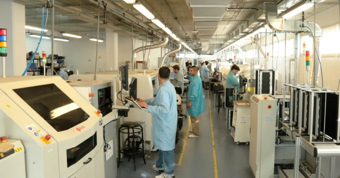 Industria inform&aacute;tica, en riesgo de perder 12 mil puestos
