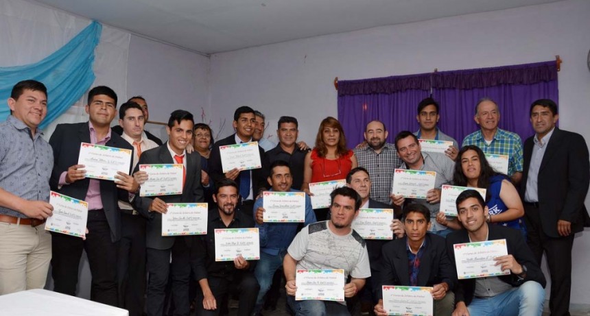 Autoridades municipales entregaron certificados a los egresados del primer curso para &aacute;rbitros de f&uacute;tbol