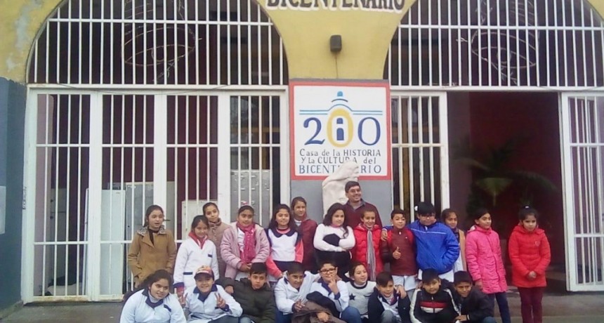 Alumnos de una escuela de Tintina visitaron lugares emblem&aacute;ticos de La Banda