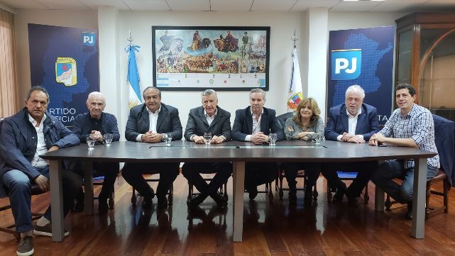 La mesa pol&iacute;tica del PJ sum&oacute; a Daer y Felipe Sol&aacute; 