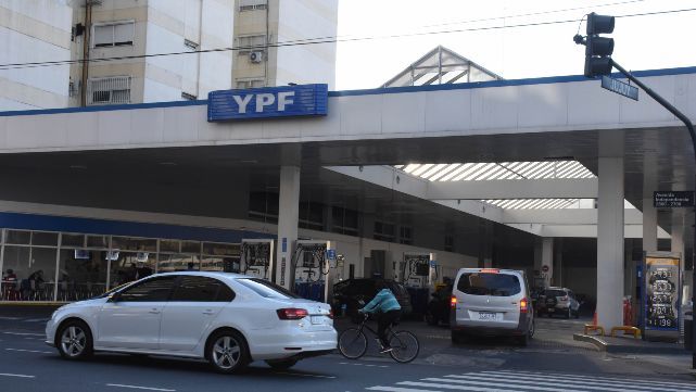 YPF tambi&eacute;n aument&oacute; las naftas