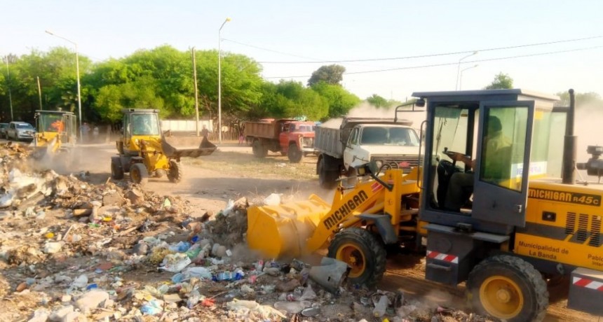 Amplio despliegue en un operativo de limpieza en el barrio Sarmiento