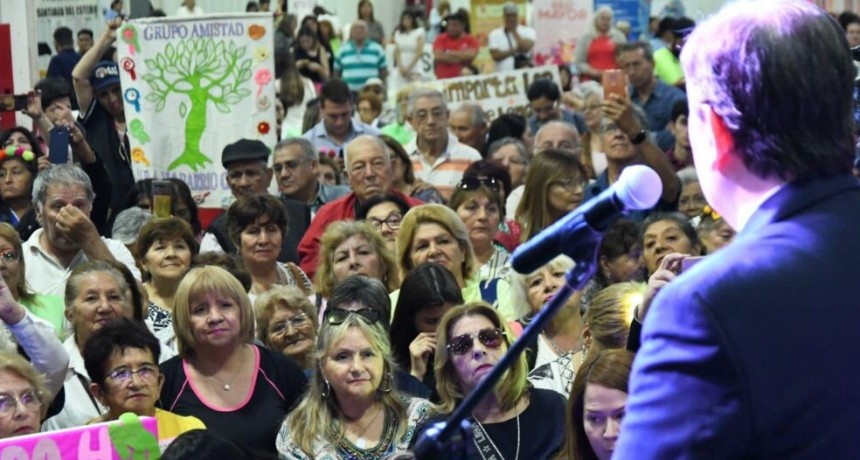 El gobernador particip&oacute; de la Jornada &ldquo;Entrelazando Generaciones&rdquo; en el Nodo Tecnol&oacute;gico