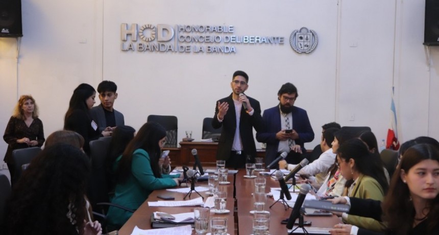 Con &eacute;xito culmin&oacute; la tercera edici&oacute;n del simulacro de sesiones en el Honorable Concejo Deliberante de La Banda