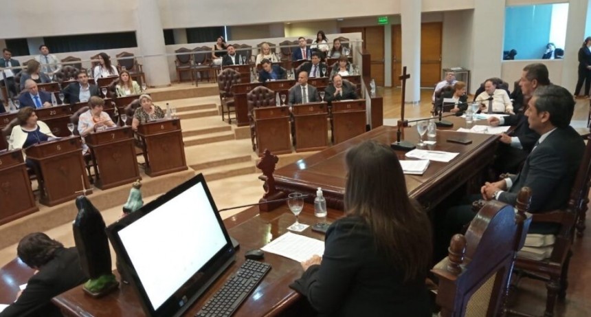 Legislatura: destacan informe que ubica a Gerardo Zamora como uno de los gobernadores con mejor im&aacute;gen del pa&iacute;s