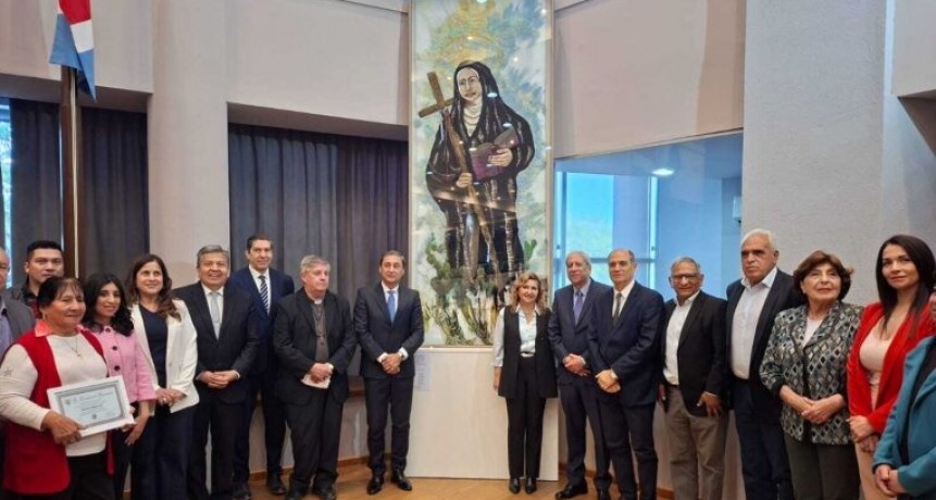 Inauguraron emblem&aacute;tico mural textil de Mama Antula en el recinto de la Legislatura Provincial