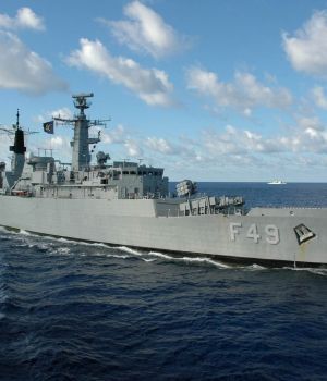 Barcos y aviones de 10 pa&iacute;ses buscan al submarino