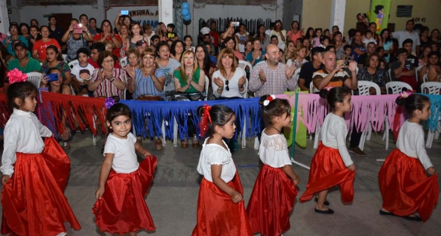 Padres y alumnos del Jard&iacute;n Municipal N&deg; 1 &ldquo;Ni&ntilde;o Jes&uacute;s&rdquo; disfrutaron de la Fiesta de la Familia