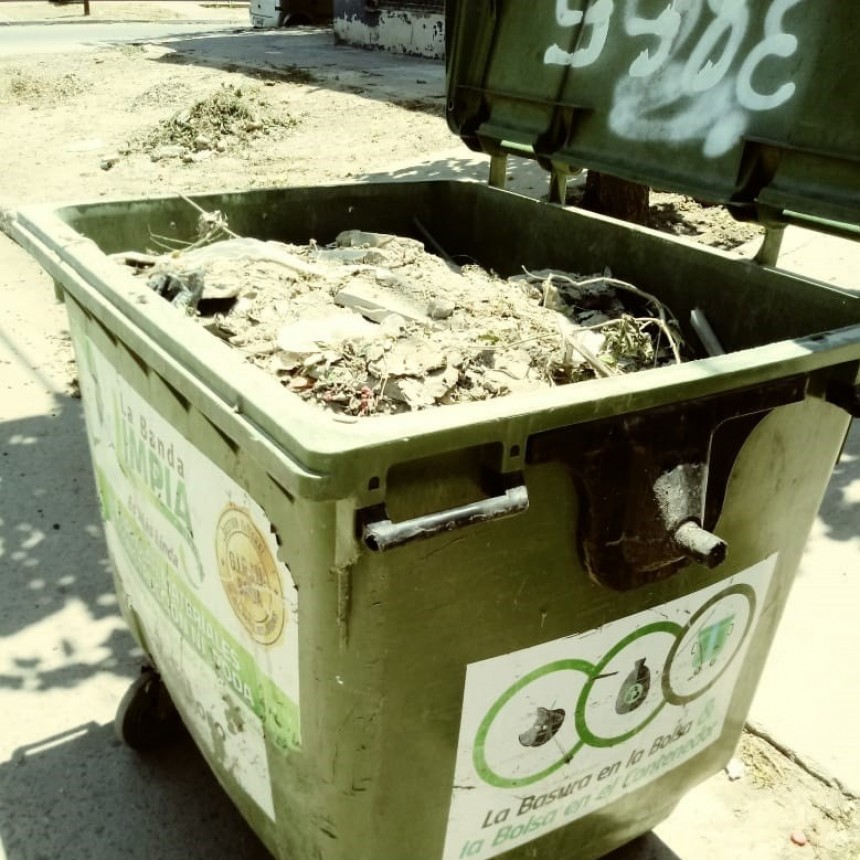 Severa sanci&oacute;n a un vecino por arrojar escombros en un contenedor ecol&oacute;gico