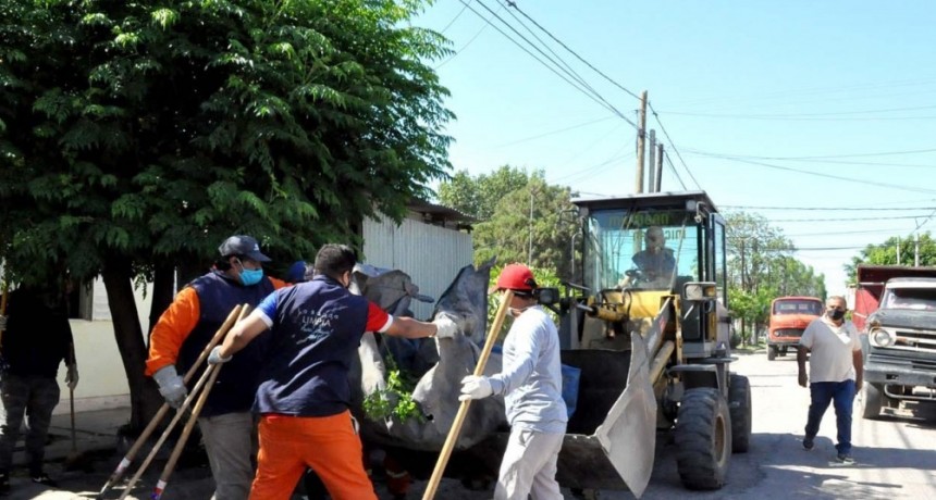  El municipio despleg&oacute; un importante operativo integral en el barrio Parque Industrial para combatir el dengue
