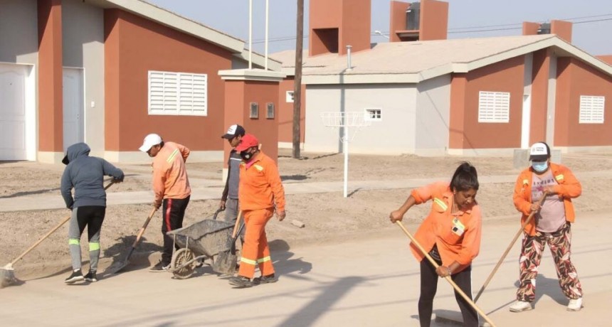 INTENSIFICAN OPERATIVOS DE HIGIENE Y LIMPIEZA EN LOS BARRIOS BANDE&Ntilde;OS