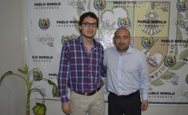El intendente recibi&oacute; a bande&ntilde;o distinguido como uno de los mejores promedios del pa&iacute;s   
