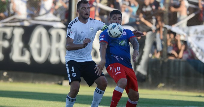 Gallito bien arriba