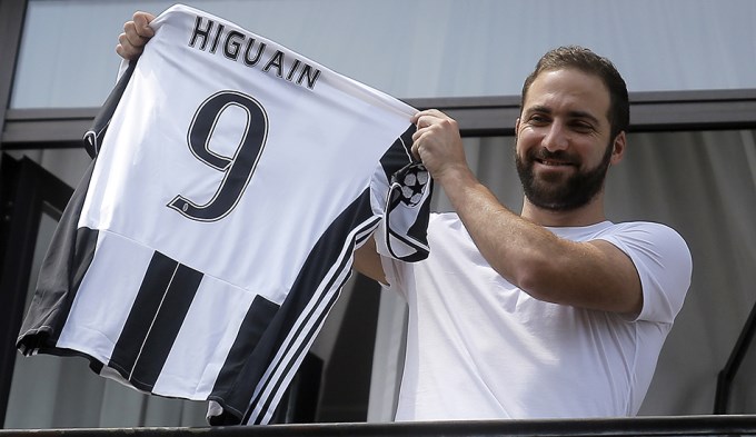 Higua&iacute;n: "El mejor de todos los tiempos es Ronaldo"