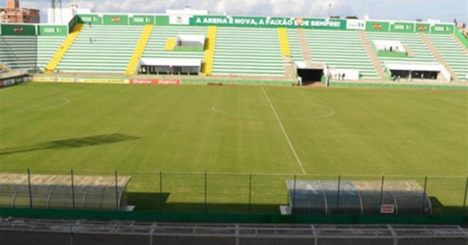 Multa y descuento de puntos al "Chape" por no presentarse a jugar