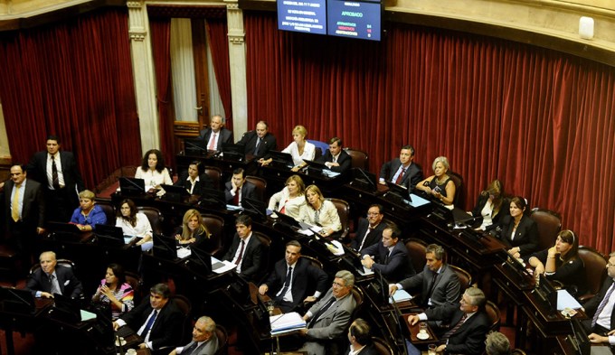 Senado debate el proyecto de Ganancias
