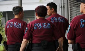 Dos polic&iacute;as de la Ciudad despedidos por negarse a intervenir en la detenci&oacute;n de ladr&oacute;n
