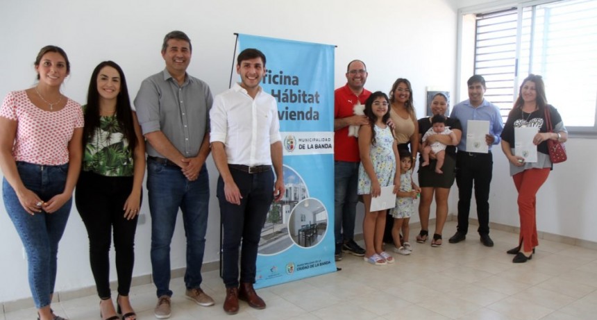 Autoridades municipales participaron de la entrega de viviendas en el B&deg; Procrear 