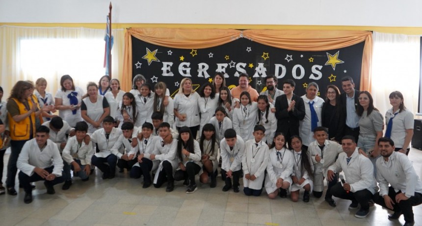 Con un emotivo acto se gradu&oacute; la primera promoci&oacute;n de la Escuela Primaria Municipal N&ordm; 1