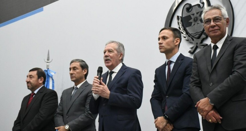 El&iacute;as Su&aacute;rez puso en funciones a los 137 comisionados municipales electos el 26 de octubre